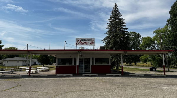 A&W Restaurant - Bellevue - 9787 Battle Creek Hwy